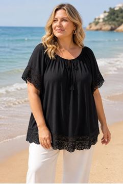 Immagine di QUALITY TOP WITH LACE